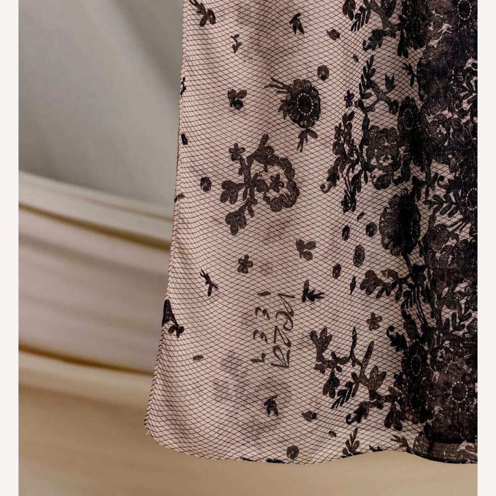 VELA CHANTILLY LACE STANDARD SIZE